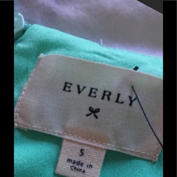 EXQUISITE DRESS - Picture 8 of 8